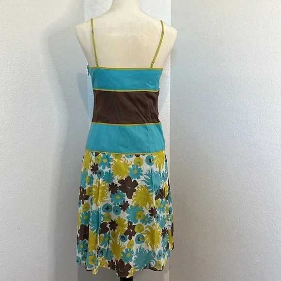 90’s Vintage BCBG Retro Floral Dress - Picture 3 of 12